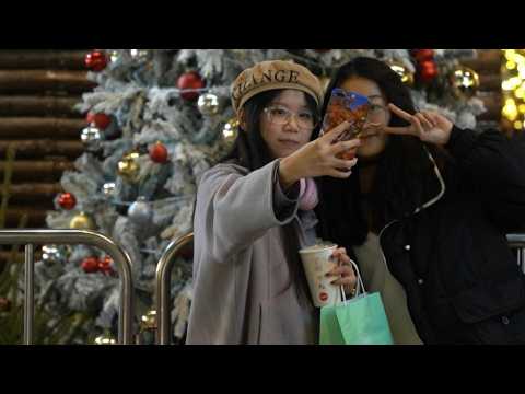 Shanghai rings in holiday cheer with lights, Christmas markets