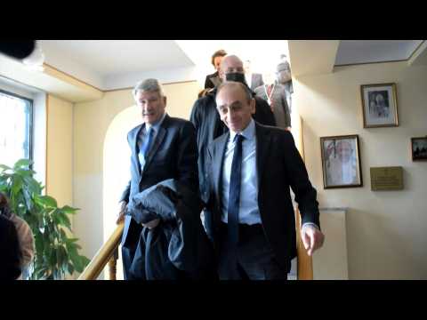 Eric Zemmour, far-right French presidential candidate, leaves Armenian Catholic centre in Yerevan