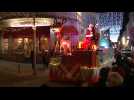 À Cholet, le Père Noël sur son char déambule dans les rues du centre-ville