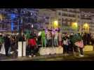 Les supporters des Fennecs fêtent la victoire de l'Algérie sur la place d'Armes de Douai