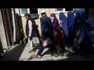 Afghanistan : à Kaboul, un passeport à tout prix pour fuir le pays