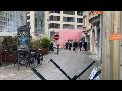Violence erupts at Covid curb protest in Brussels