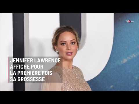 VIDEO : Jennifer Lawrence affiche pour la premire fois sa grossesse