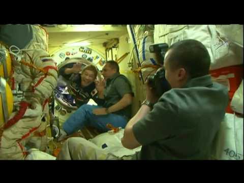 Japanese billionaire arrives at ISS