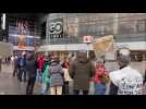 Lille: les anti pass manifestent devant Euralille
