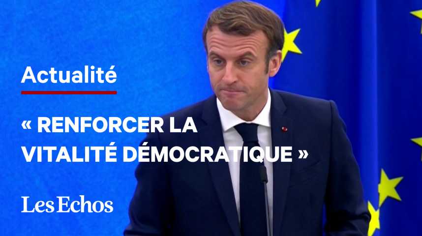 Illustration pour la vidéo Emmanuel Macron rend hommage à Valéry Giscard d'Estaing au Parlement européen