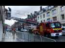 Intervention des sapeurs pompiers rue Gresset à Amiens pour des chutes de pierres provenant d'un immeuble