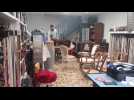Sébastien Jacqueline répare toutes sortes de fauteuils dans son atelier de tapissier, le Voltaire à Lillebonne