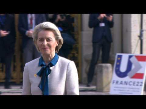 EU leaders arrive in Versailles for day two of Ukraine crisis summit