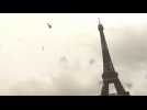 Nouvelle antenne sur la Tour Eiffel, qui culmine désormais à 330 mètres