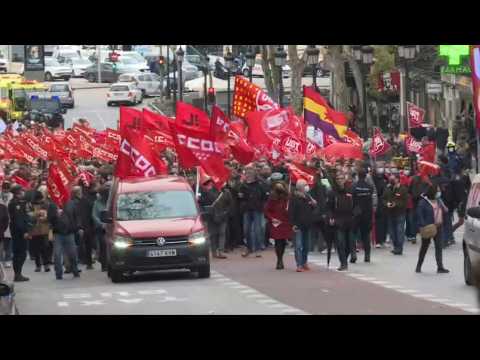 Main Spanish unions protest against cost of living crisis