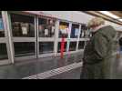 Lille : malvoyante, Annie expérimente deux systèmes de guidage au métro Cormontaigne