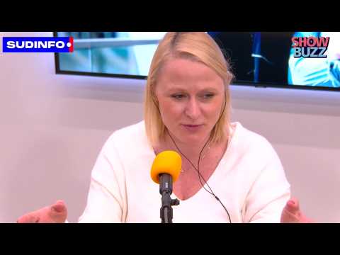 VIDEO : Show Buzz: Maureen Louys voque Achille, son bb