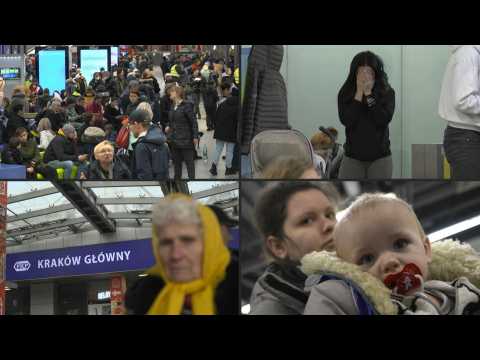 Hundreds of Ukrainian refugees commute through Krakow’s train station