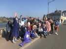 Sablé-sur-Sarthe : des lycéens de Terminale défilent deguisés à J-100 du bac