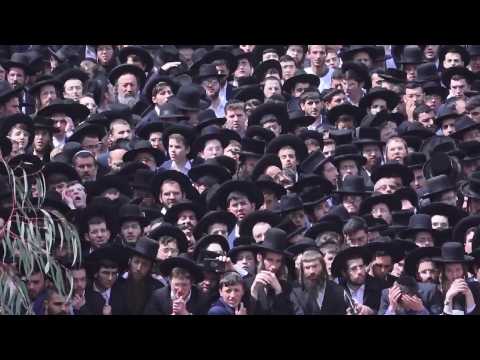 Huge crowd attends funeral of Israel rabbi under heavy guard