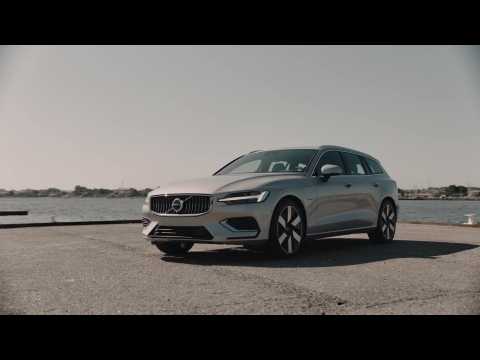 2023 Volvo V60 Recharge T8 Design Preview in Silver Dawn