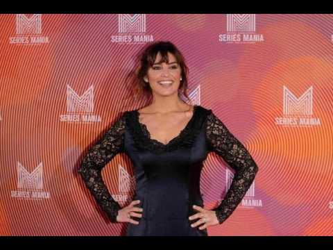 VIDEO : Latitia Milot en robe en dentelle : l?actrice ose la transparence sur le tapis rouge