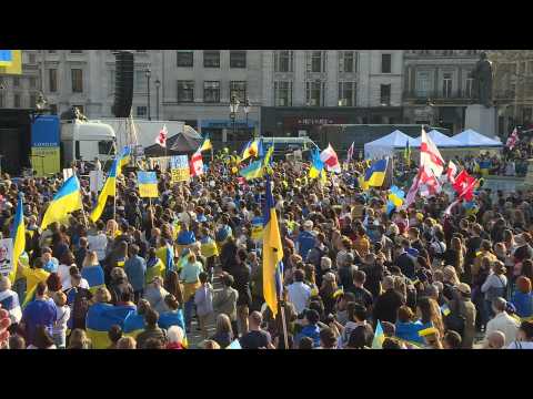Thousands protest in London in solidarity with Ukraine