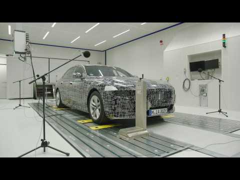 The first-ever BMW i7 in the acoustic dynamometer test bench