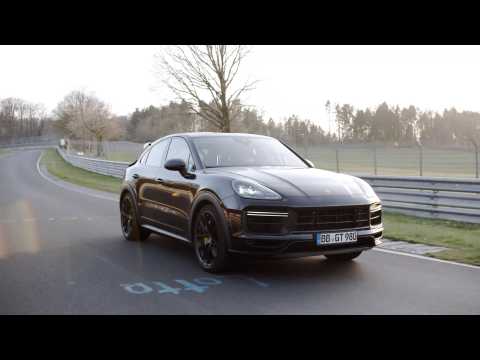 In the new performance Cayenne, test driver Lars Kern needed 7:38.9 minutes for a full lap over a distance of 20.832 kilometres on the Nürburgring Nordschleife