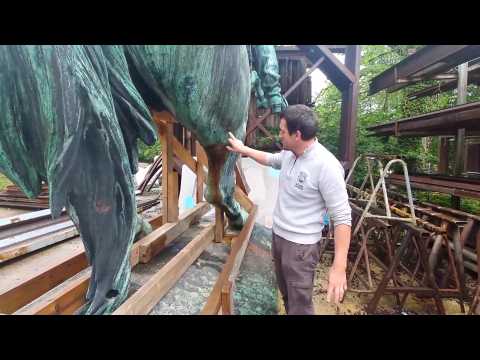 La statue rouennaise de Napoléon Ier en restauration dans les Yvelines