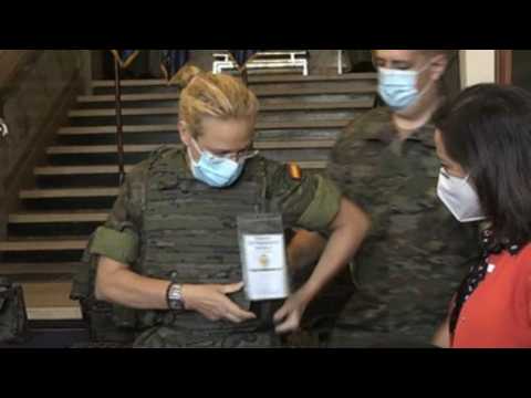 Pioneering bulletproof vest, more comfortable and lighter, for the military woman in Spain