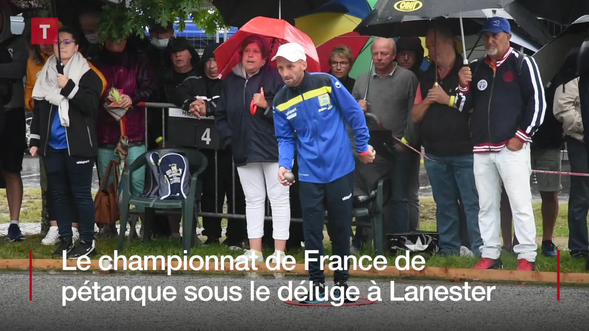 Le championnat de France de pétanque sous le déluge à Lanester (Le Télégramme)