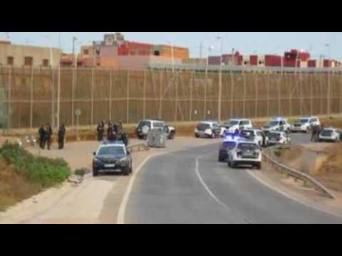 Small group of migrants manages to jump the fence of Melilla