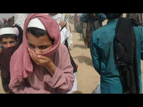 Pakistan guards use tear gas to disperse crowd at Afghan border