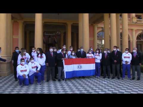 President of Paraguay presents the flag to the Tokyo 2020 delegation