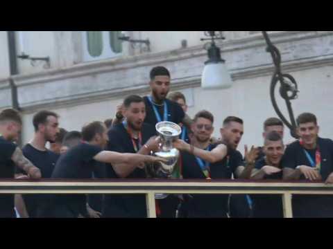 Euro 2020: Italy kick off victory parade around Rome