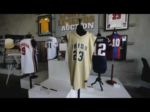 Kobe Bryant’s memorabilia, Tom Brady rookie card head to auction