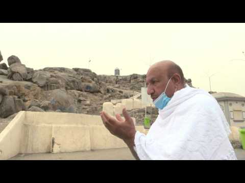 Hajj worshippers pray at Mount Arafat