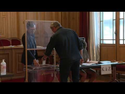 Polls open in Paris for French parliamentary election