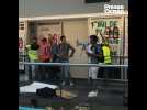 Action surprise des activistes d'Extinction Rebellion à l'aéroport de Nantes samedi