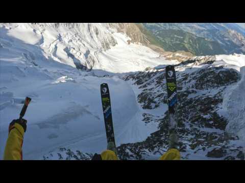 'Super Frenchie' performs Ski-BASE jump in Mont Blanc Massif