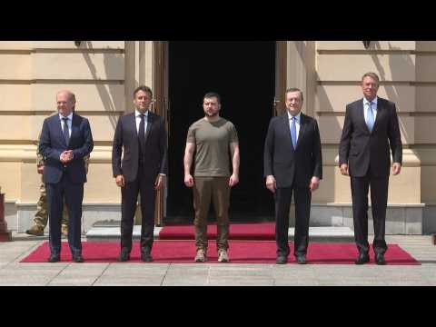Scholz, Macron, Draghi, Iohannis greeted by Zelensky in Kyiv