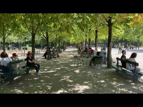 Parisians seek shade in the Luxembourg Gardens as France braces for early heatwave