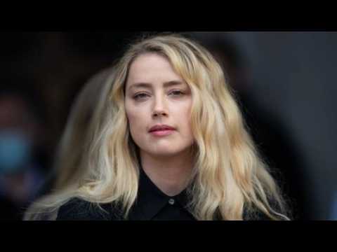 VIDEO : Amber Heard : aprs le procs, l?actrice dclare son amour  Johnny Depp