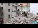 Guerre en Ukraine : dans le Donbass, le bombardement d'un immeuble fait au moins 15 morts