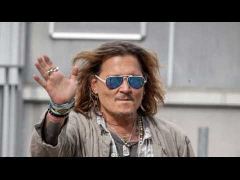 VIDEO : Johnny Depp s'attaque  Amber Heard dans un nouvel album