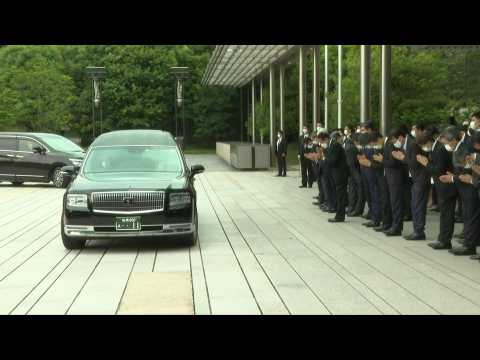 Hearse with Shinzo Abe's body passes PM's office in Japan's Tokyo