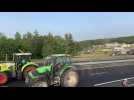 Les agriculteurs bloquent l'autoroute A75