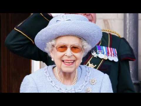 VIDEO : Elisabeth II : pourquoi a-t-elle refus de prendre une photo avec Lilibet ?