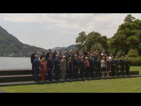 Leaders take family photo at Ukraine recovery conference in Switzerland