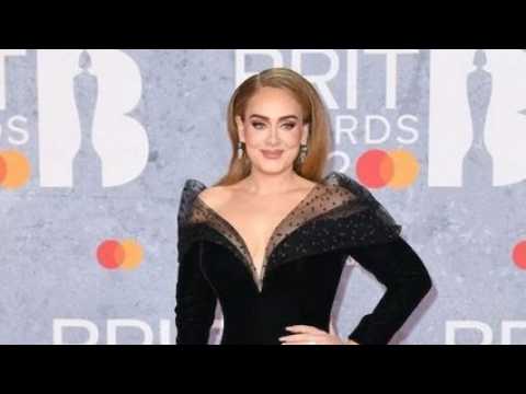 VIDEO :  J?tais dvaste  : Adele se confie suite  l?annulation de ses concerts  Las Vegas