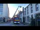VIDEO. Incendie à Bressuire : les pompiers s'affairent autour du lieu du drame