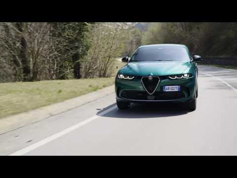 Alfa Romeo Tonale Media Drive in Green Driving Video