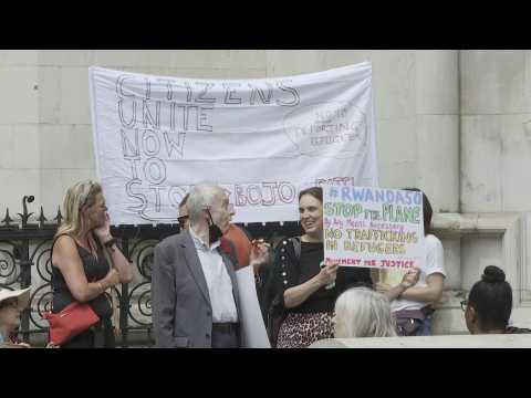 Britain: protest outside high court against Rwanda deportations